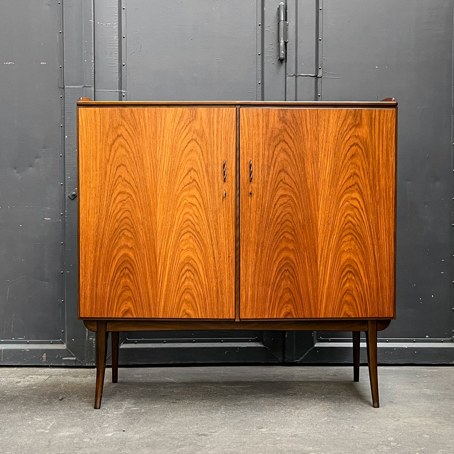 außergewöhnliches highboard