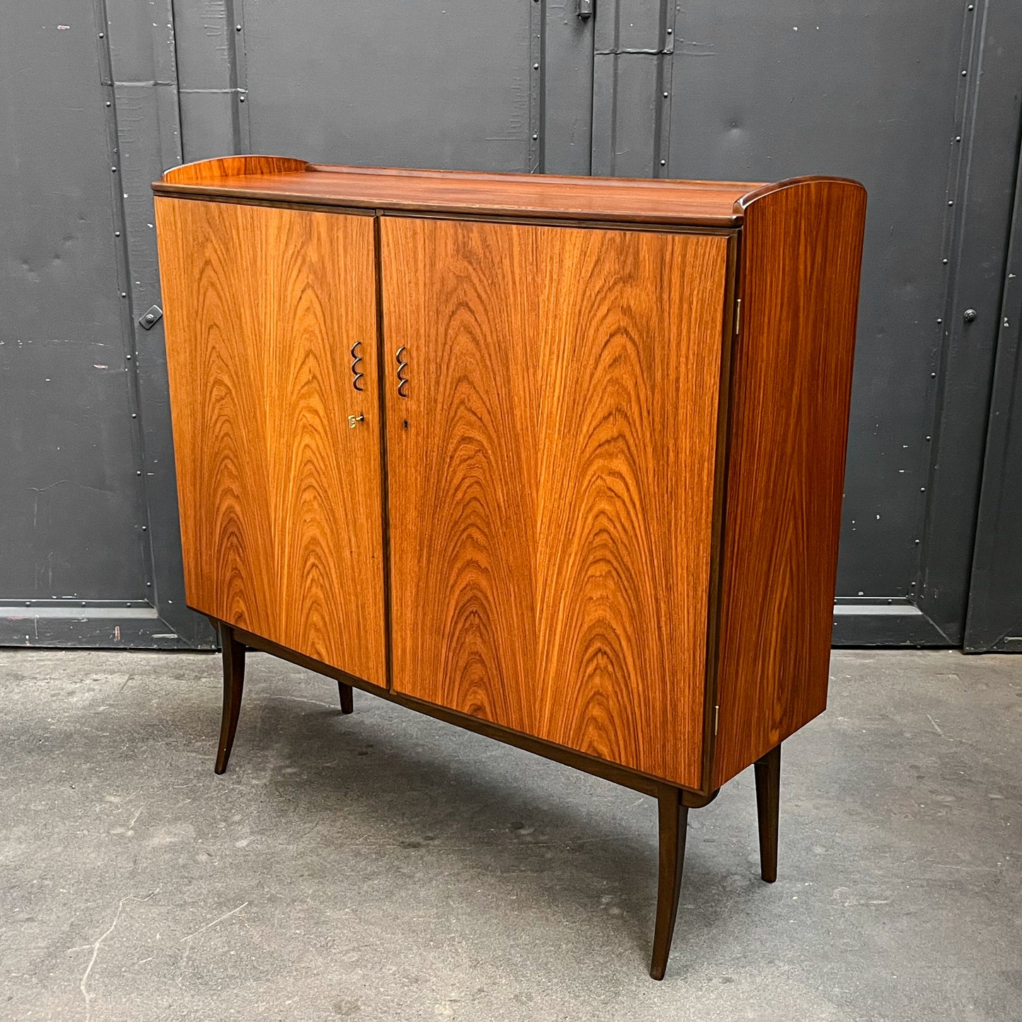 außergewöhnliches highboard