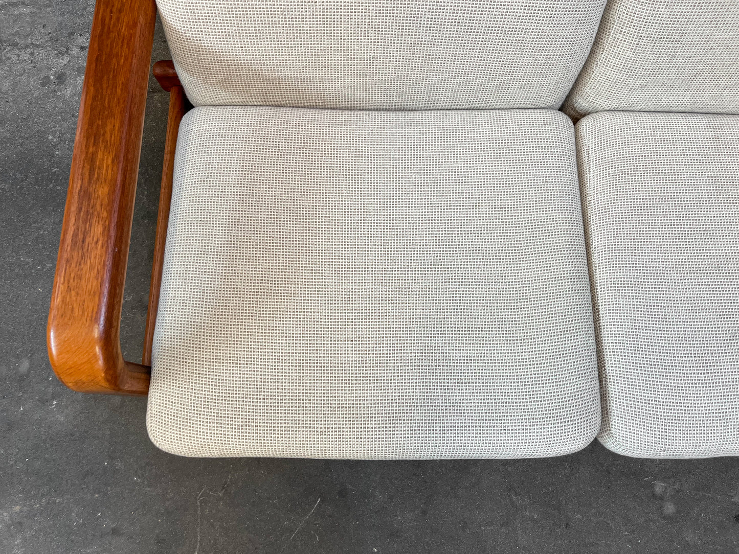 zeitloses dänisches sofa