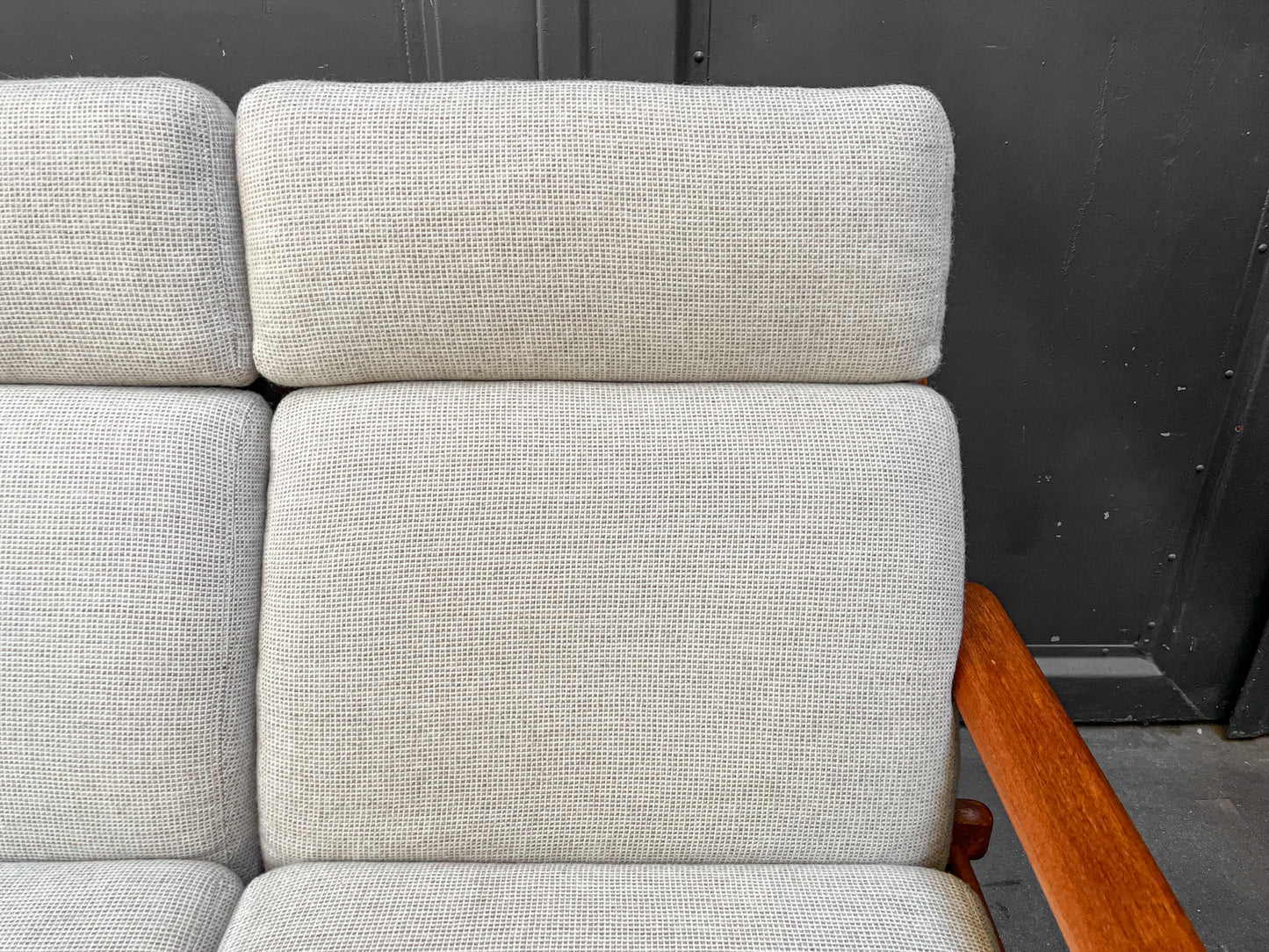 zeitloses dänisches sofa