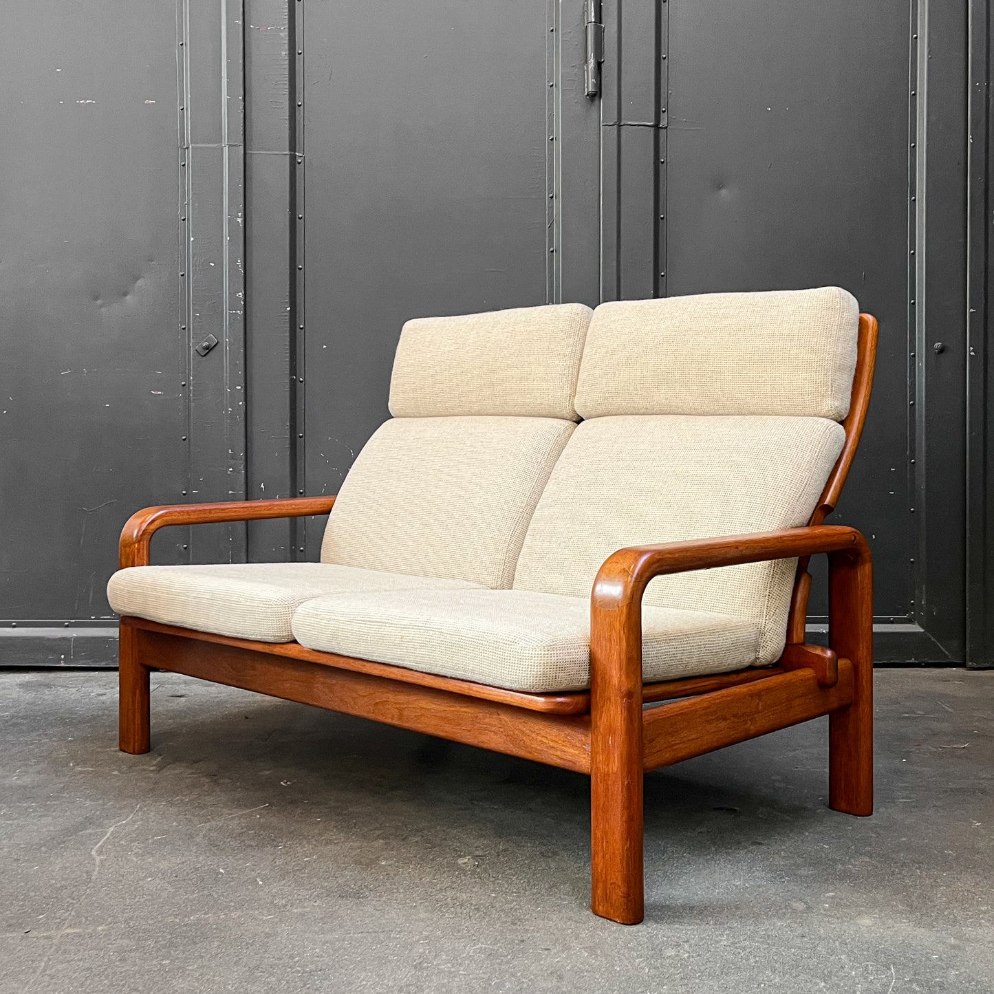 zeitloses dänisches sofa