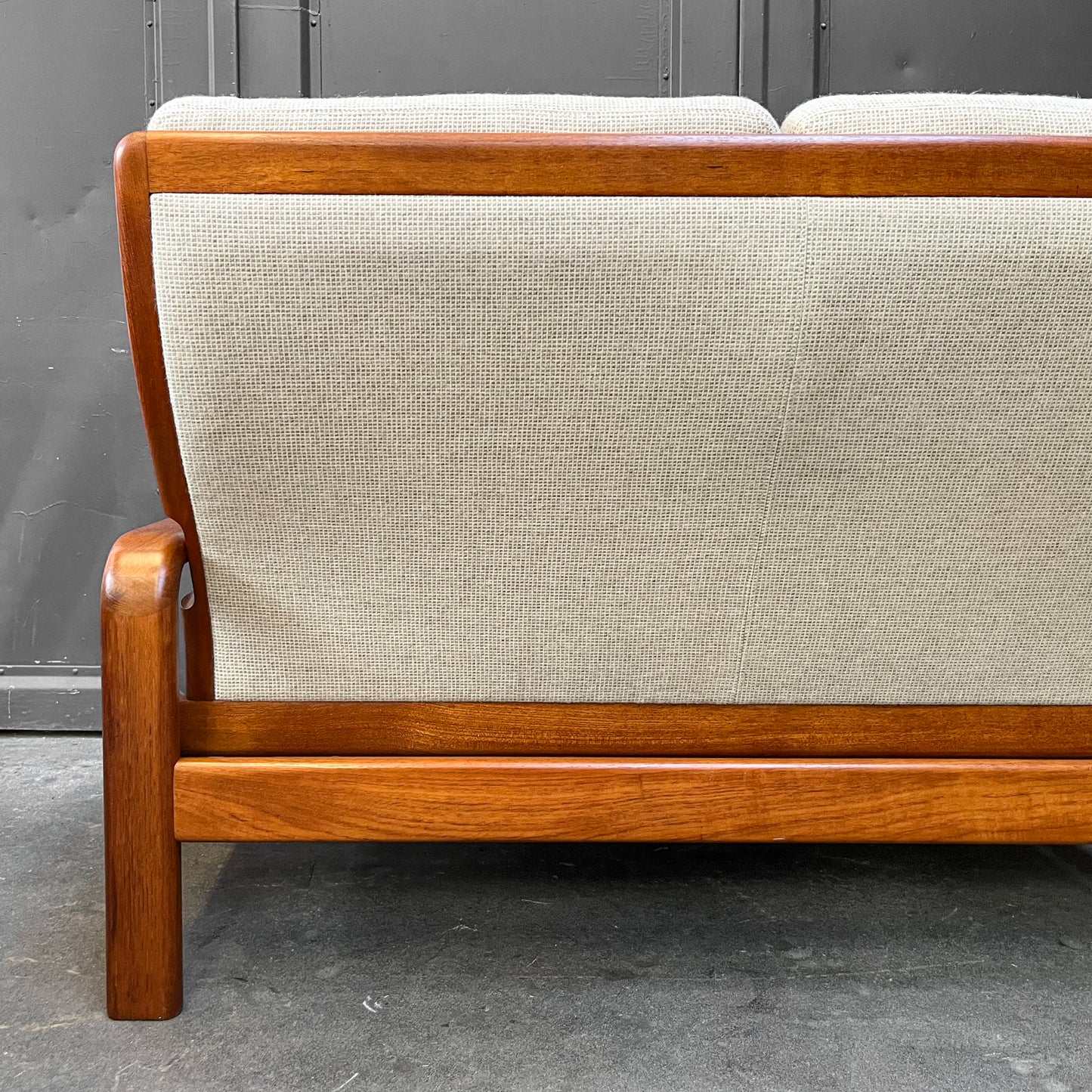 zeitloses dänisches sofa