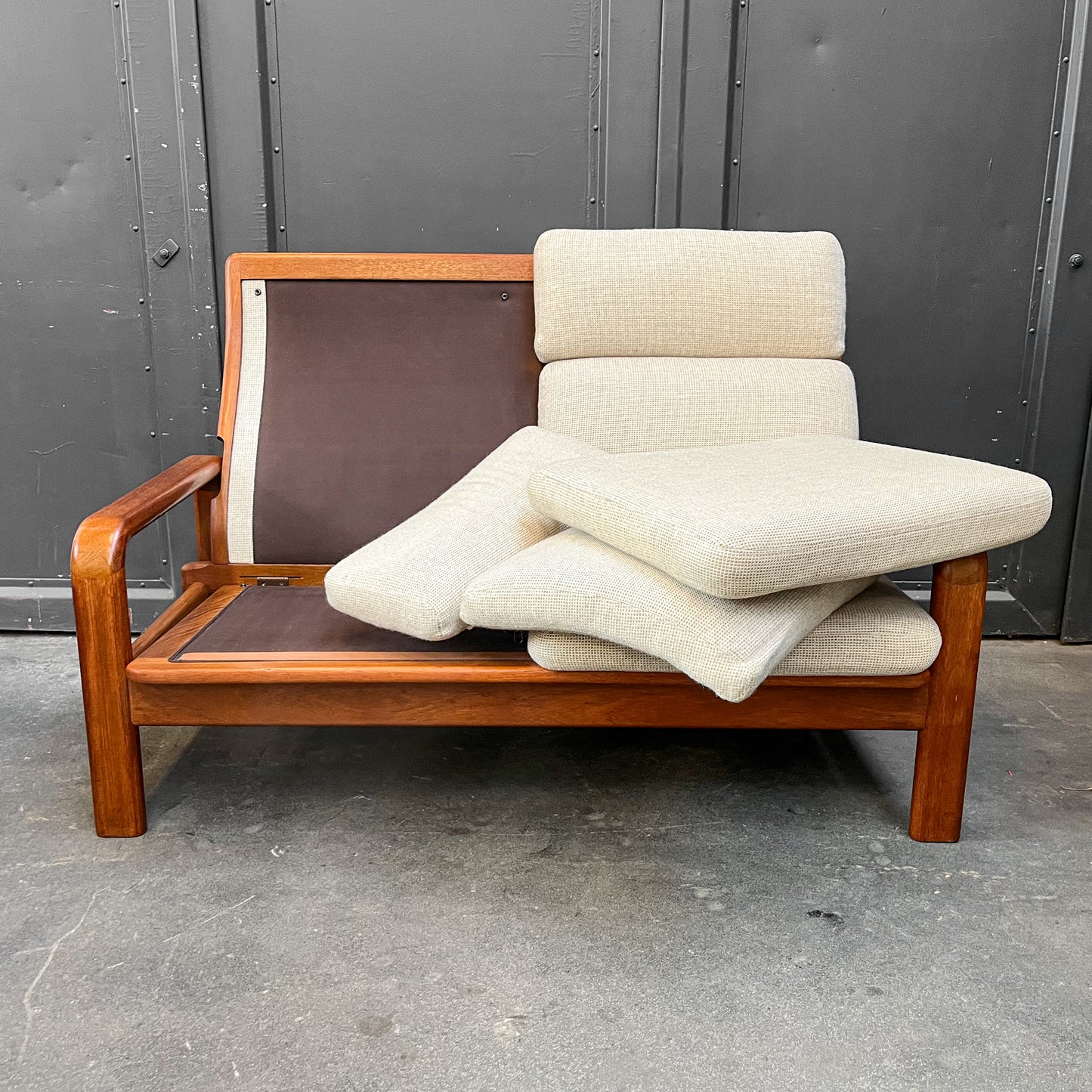 zeitloses dänisches sofa