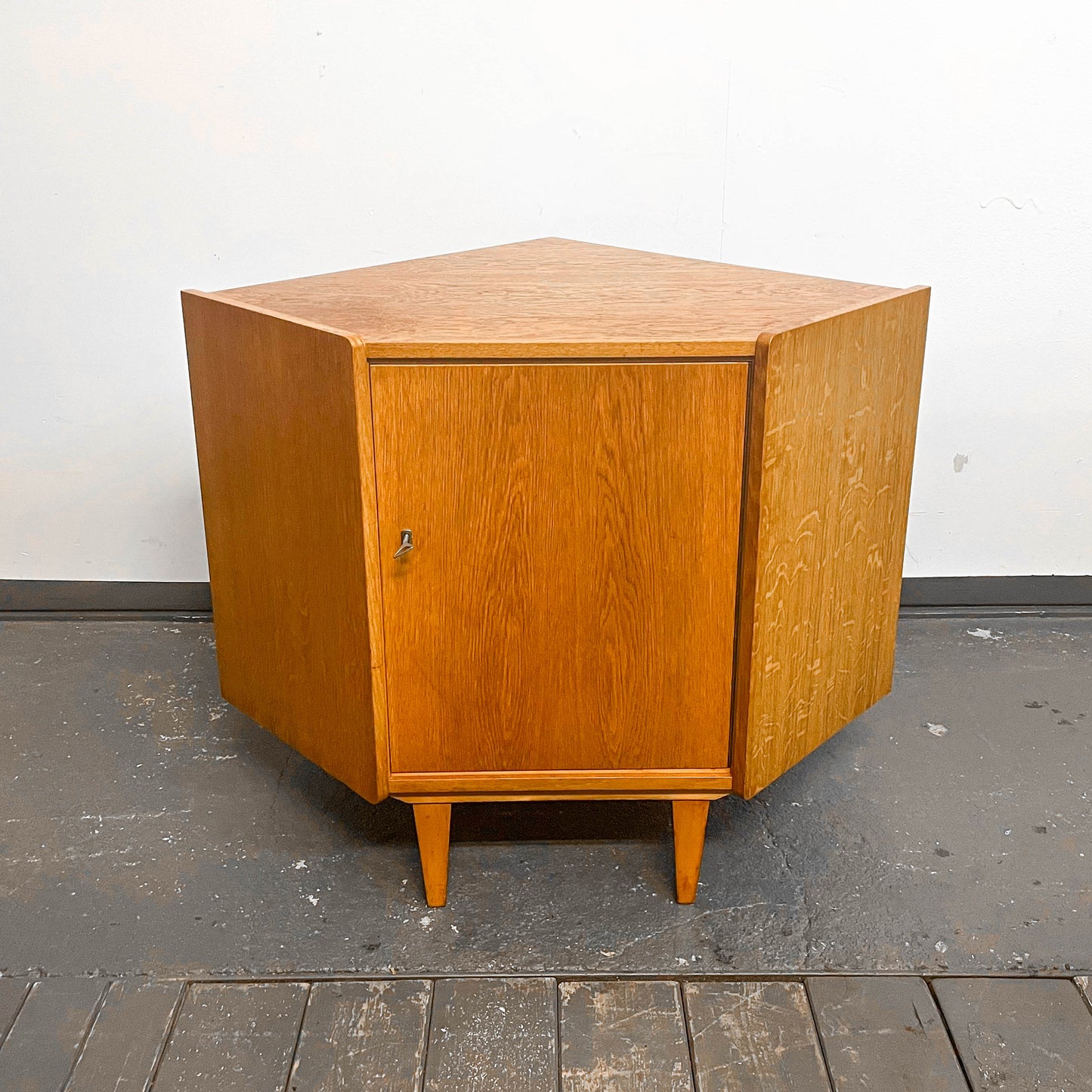 veb eckkommode Y212_0801
