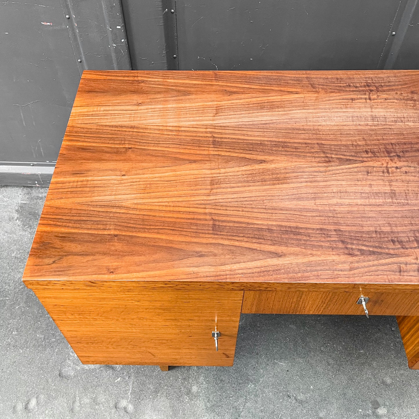 schreibtisch in nussbaum, 1960er, 130cm