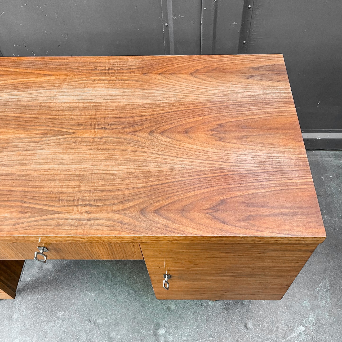 schreibtisch in nussbaum, 1960er, 130cm