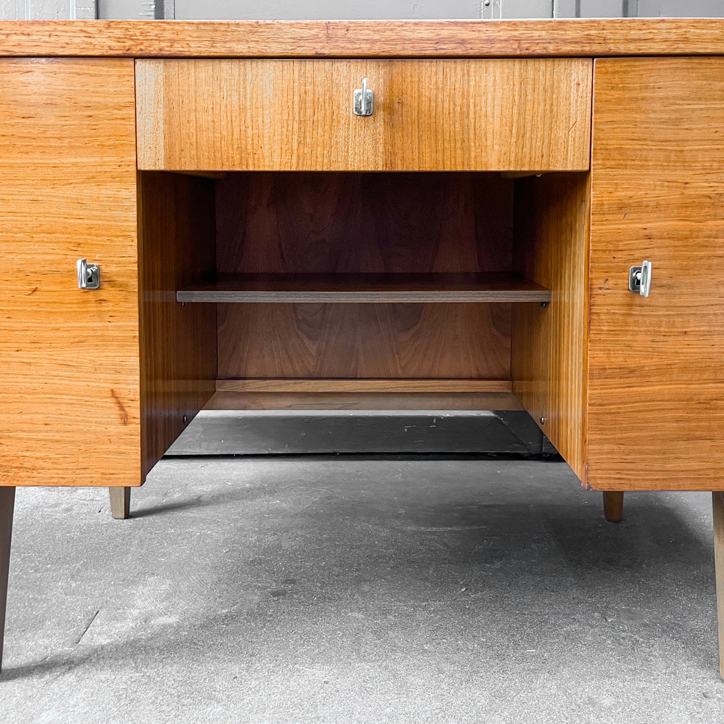 schreibtisch in nussbaum, 1960er, 130cm