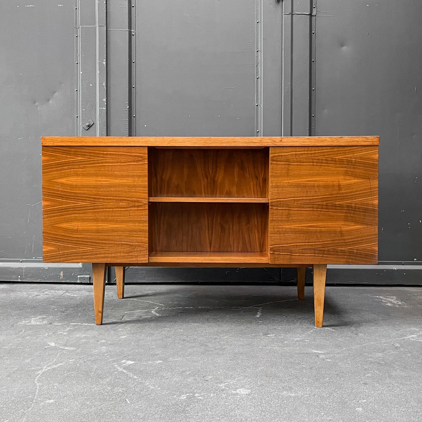 schreibtisch in nussbaum, 1960er, 130cm