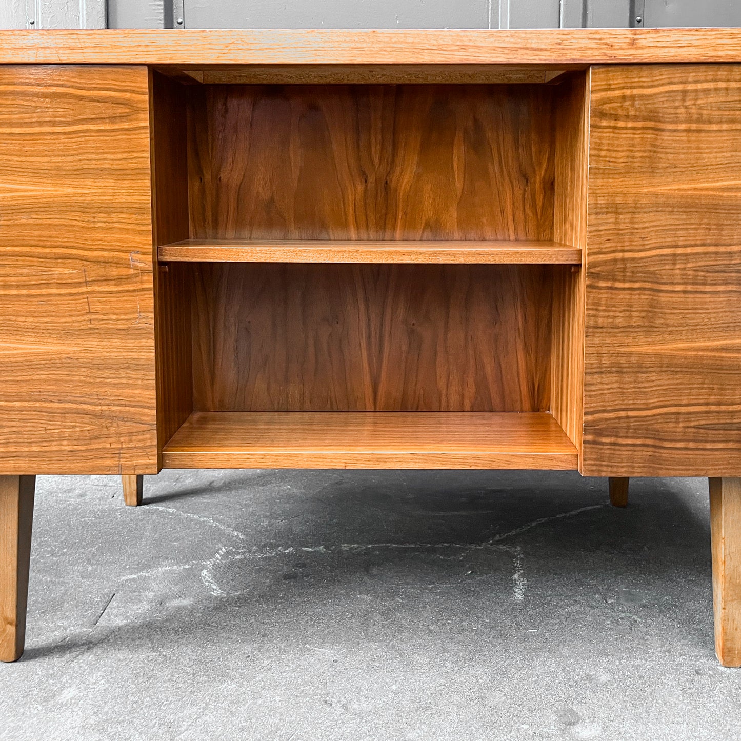 schreibtisch in nussbaum, 1960er, 130cm