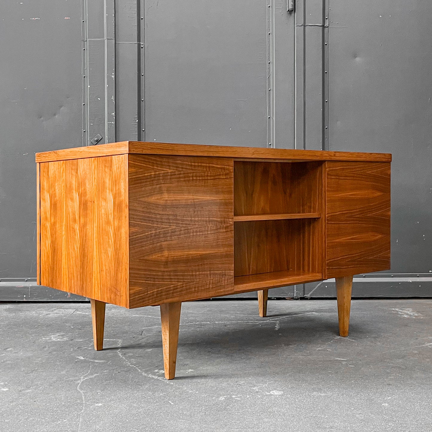 schreibtisch in nussbaum, 1960er, 130cm