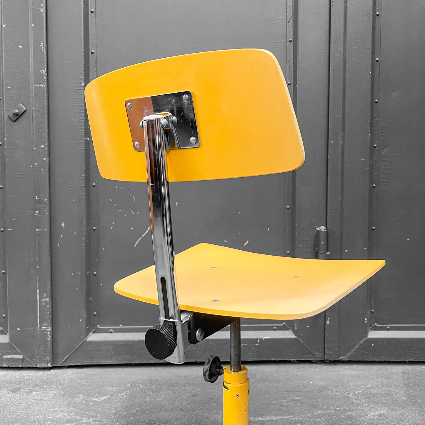 schreibtischtstühle in gelb, 1970er, verstellbar