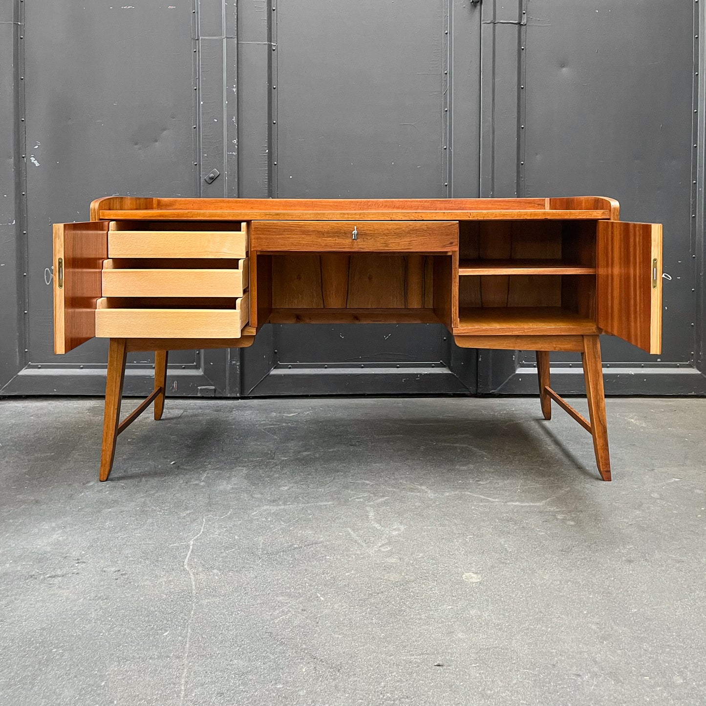 schreibtisch in nussbaum, 1960er, 145cm